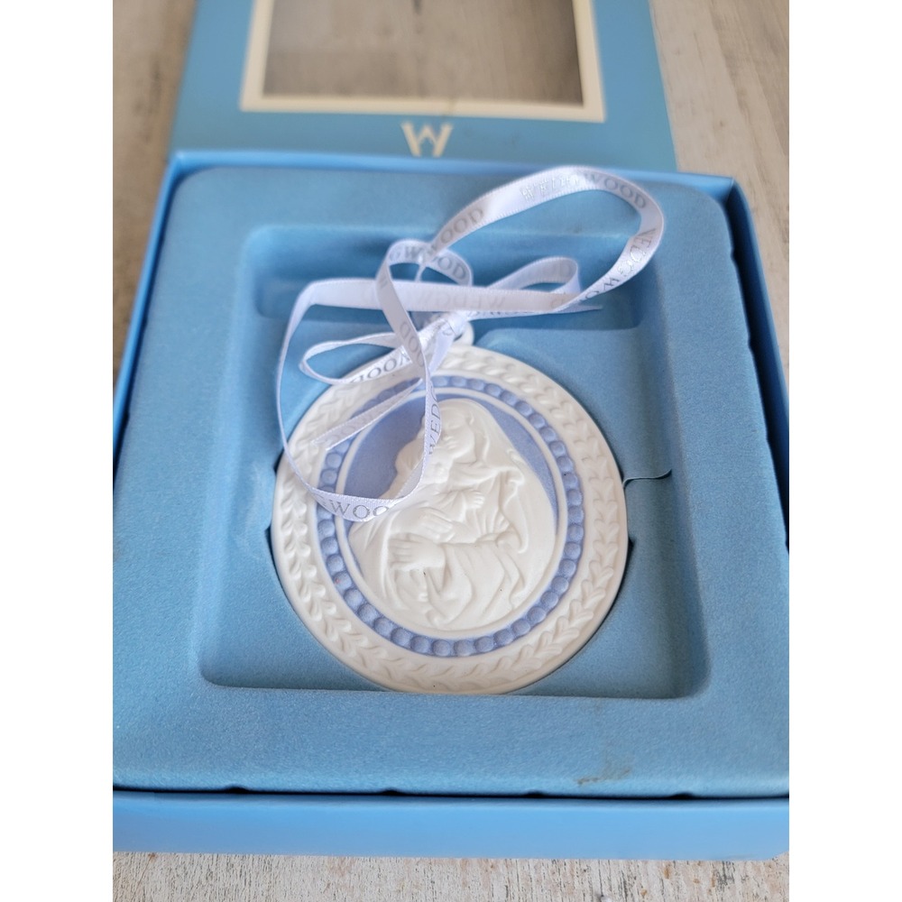 Wedgewood England baby Jesus Mother Mary vintage ornament Xmas